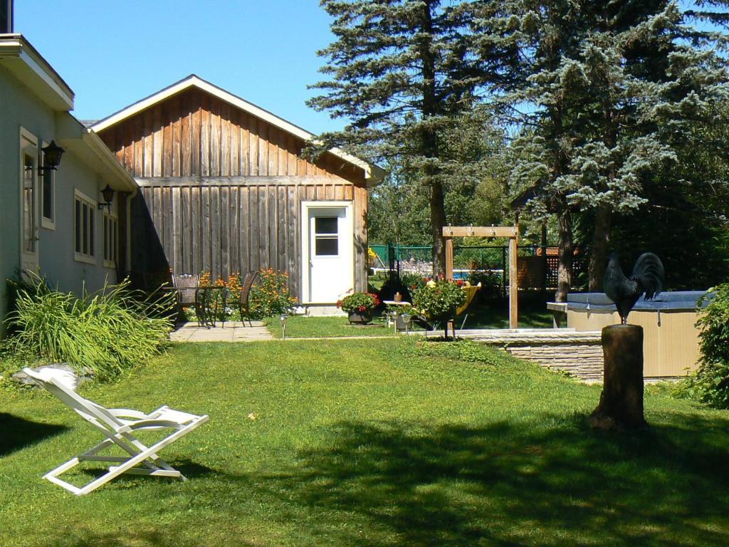 Auberge De La Tour Et Spa Magog Bagian luar foto